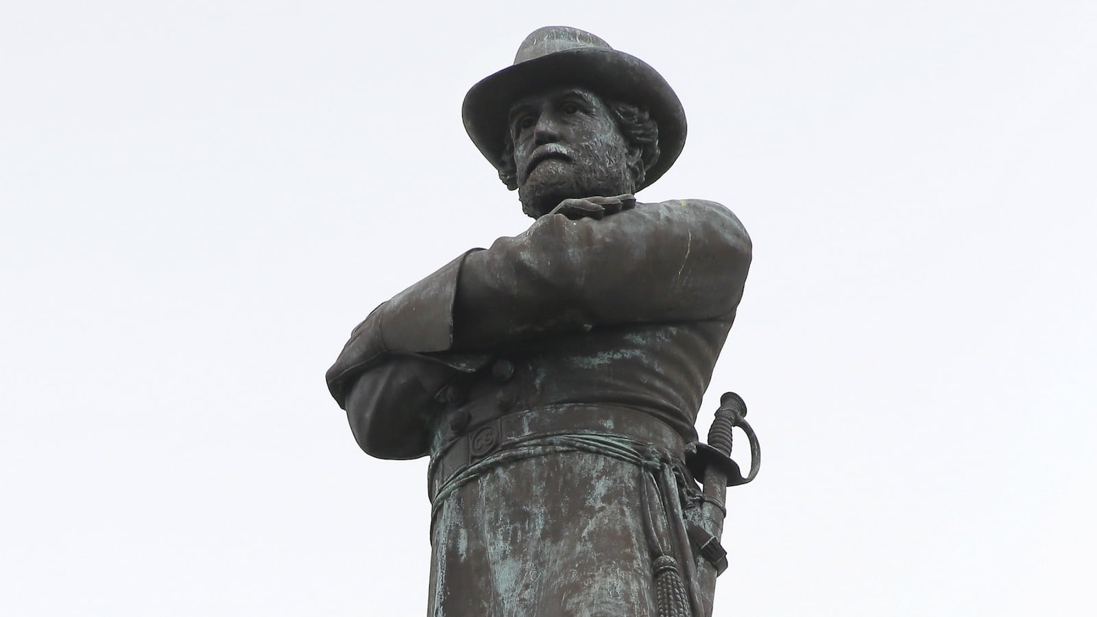 cheats/2015/12/17/nola-to-remove-4-confederate-statues/151217-nola-statue-cheat_xdoe6y