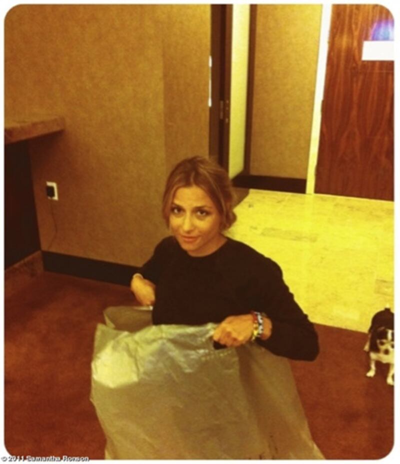 galleries/2011/08/14/best-celebrity-twitter-pictures/samantha-ronson-best-celebrity-twitter-pictures_tnhb4s