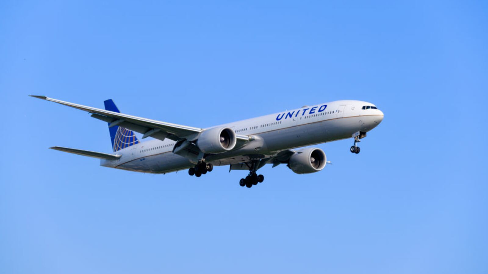 A United Airlines flight between Frankfurt and San Francisco turned back after one of the Boeing 777’s toilets began overflowing, reports say.