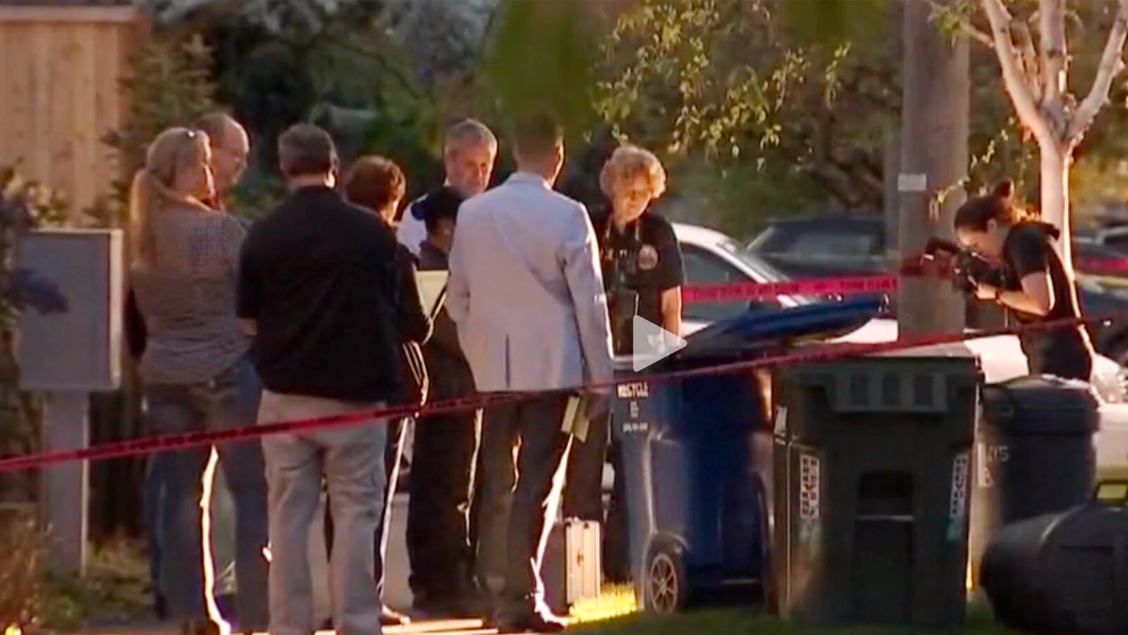 articles/2016/04/11/human-foot-found-in-seattle-recycling-bin/160411-briquelet-seattle-body-parts-tease_ljxskj