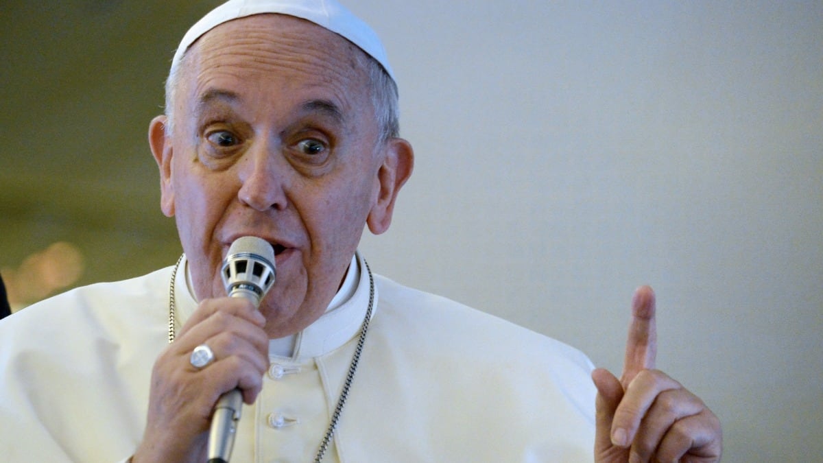 cheats/2014/08/18/pope-invade-iraq/140818-pope-iraq_vyaohg