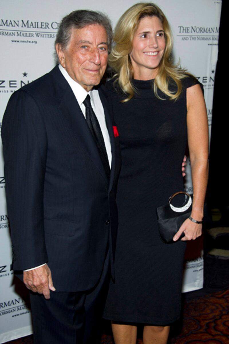 galleries/2011/11/09/keith-richards-and-bill-clinton-at-2011-normal-mailer-gala-photos/mailer-gala-tony-bennett_hfqa6t
