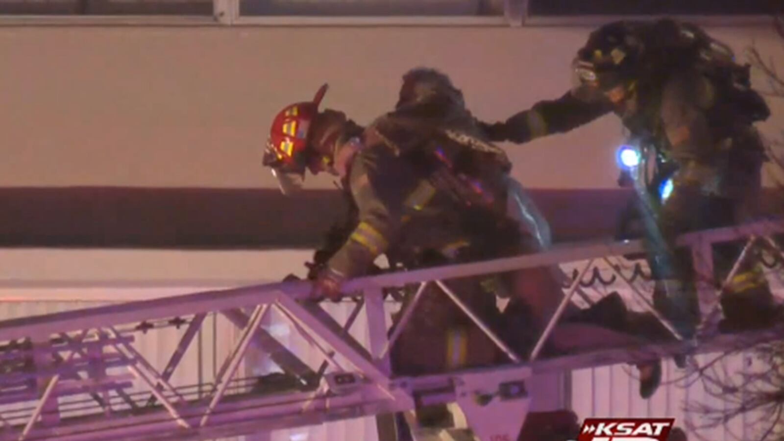 cheats/2014/12/29/5-killed-in-texas-senior-home-fire/141229-elderly-home-fire-cheat_yx7kn5