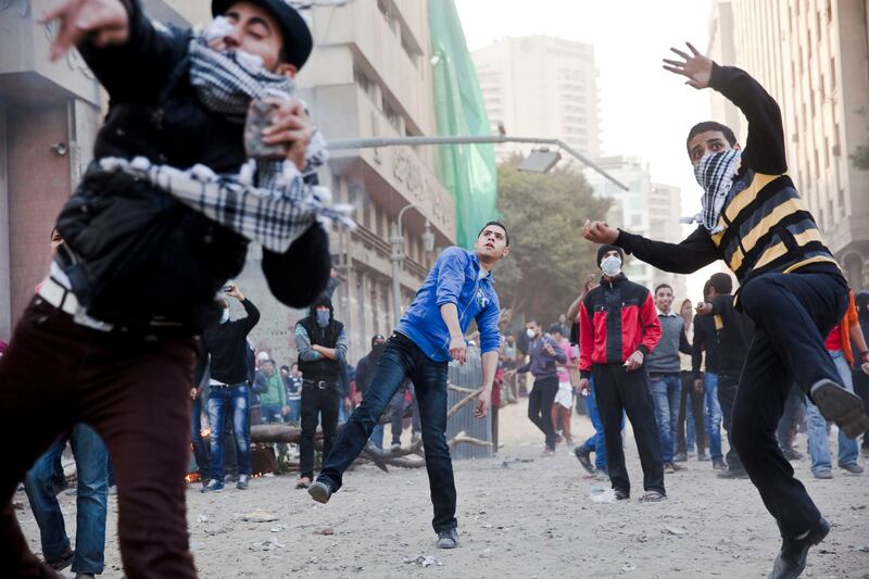 galleries/2013/01/29/rage-in-egypt-over-port-said-verdict-morsi-government-photos/egypt-unrest-3_tqbnkk