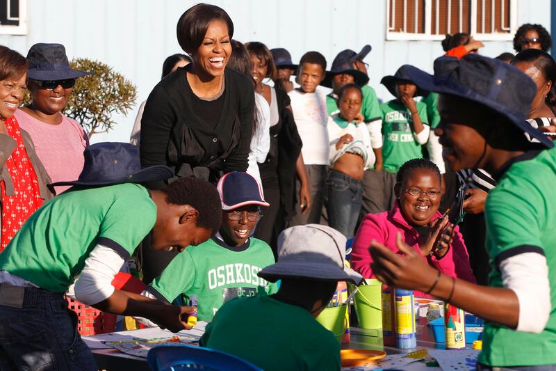 galleries/2011/06/25/first-ladies-go-abroad/michelle-obama-south-africa_xgwbnp