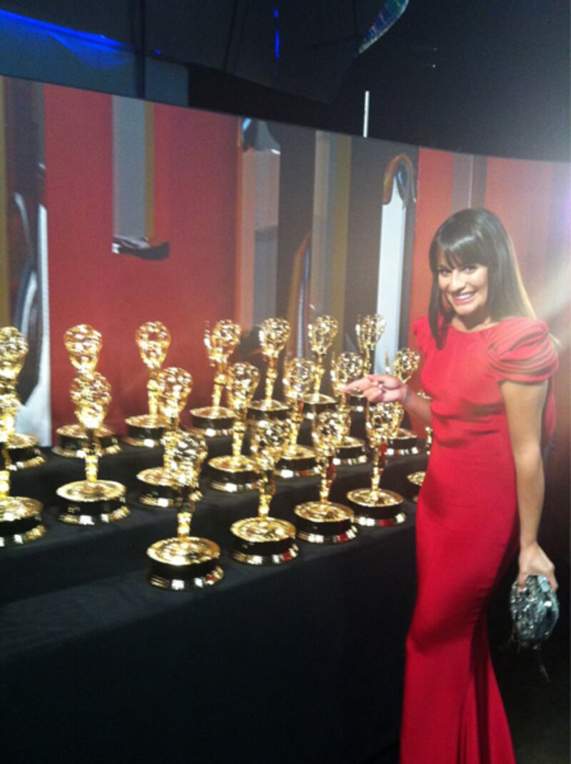 galleries/2011/09/19/emmy-twitter-pics-from-lea-michele-sofia-vergara-and-more-photos/emmy-twitter-pics-lea-michele_wdnlrt