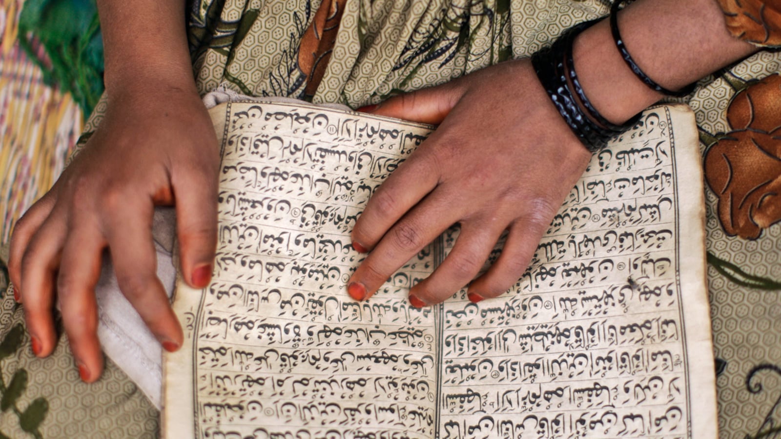 articles/2012/05/09/the-origins-of-islam-tom-holland-explains-new-book-in-the-shadow-of-the-sword/history-of-quran-holland_or3blt