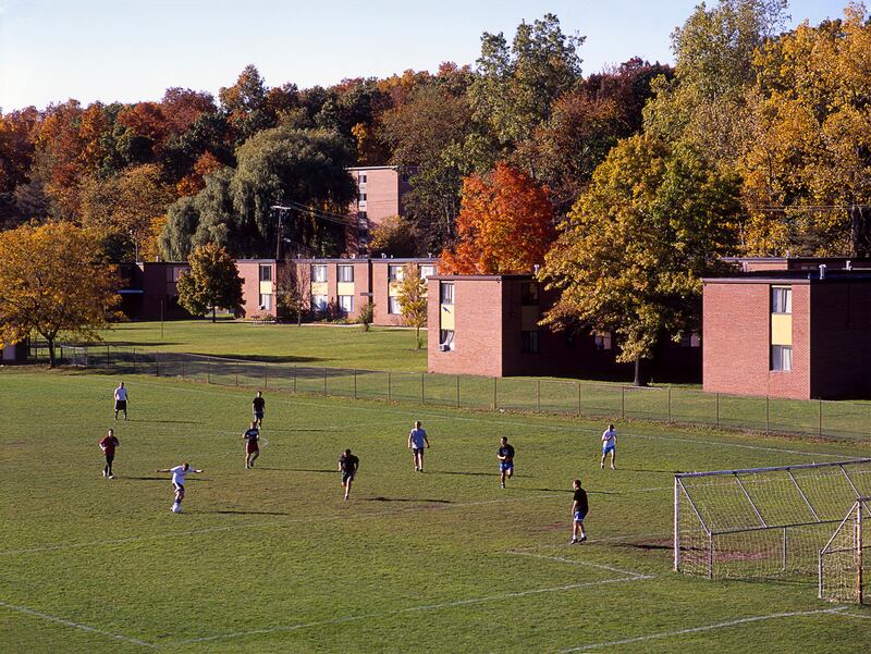 galleries/2014/11/06/25-colleges-with-the-worst-return-on-investment-photos/141028-worst-roi-schools-3-kalamazoo_ayddhi