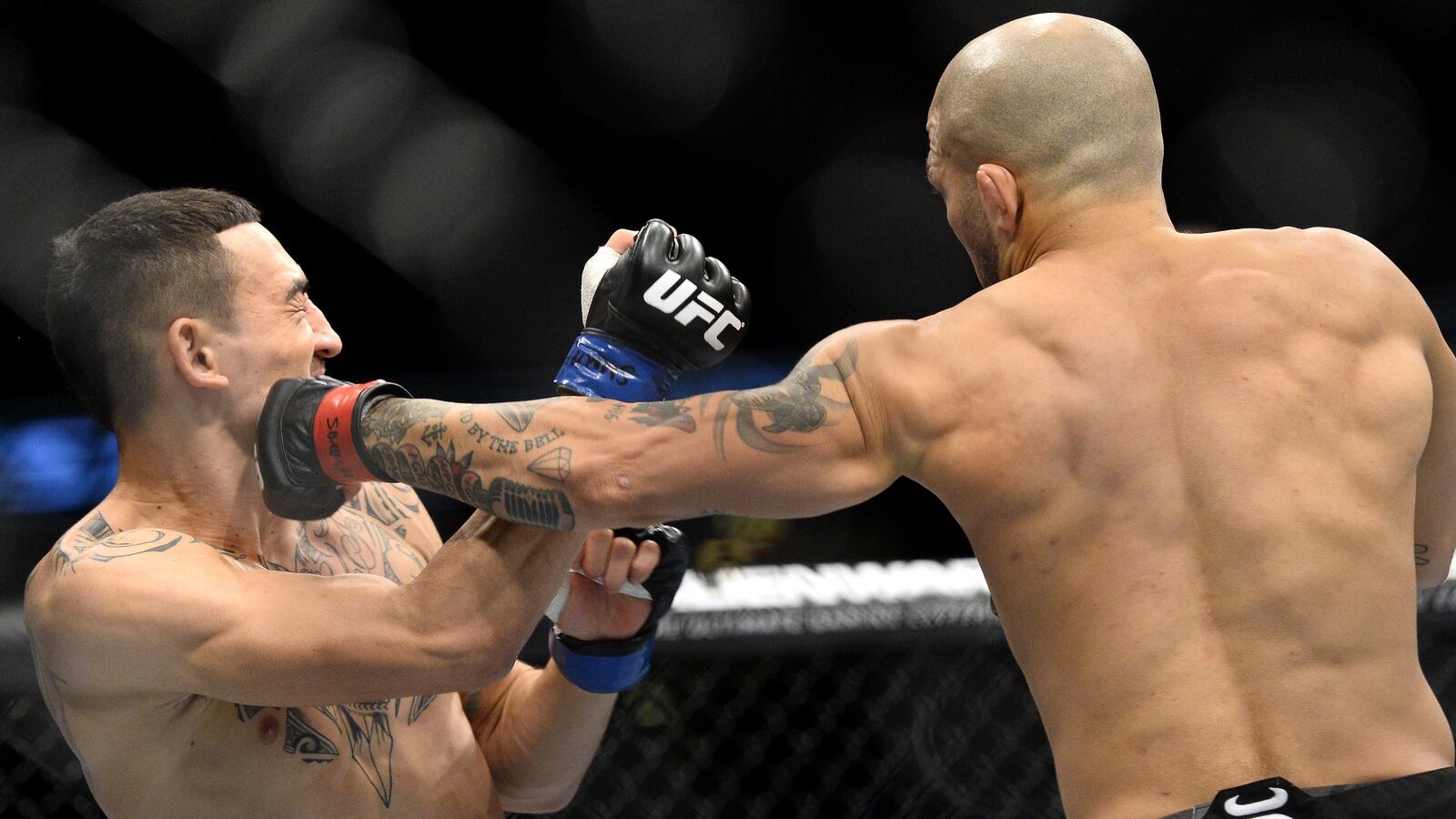 articles/2016/02/08/ufc-fighter-s-jaw-breaks-in-the-ring/160208-sayed-ufc-video_rhu432