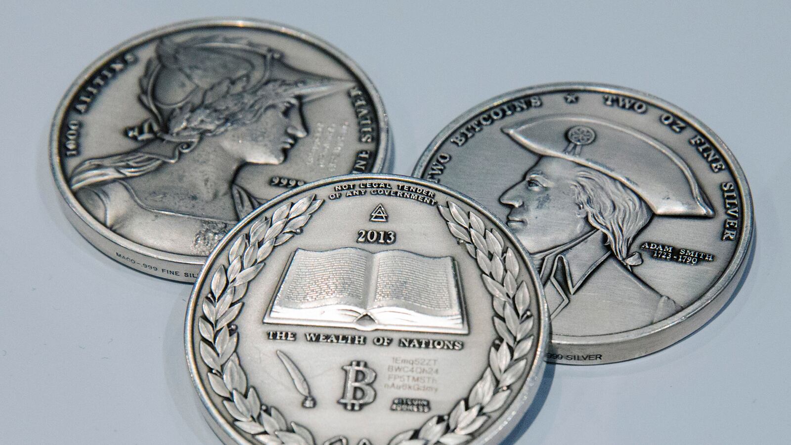 cheats/2014/04/16/nick-szabo-may-be-bitcoin-founder/140516-bitcoin-cheat_bj9hwh