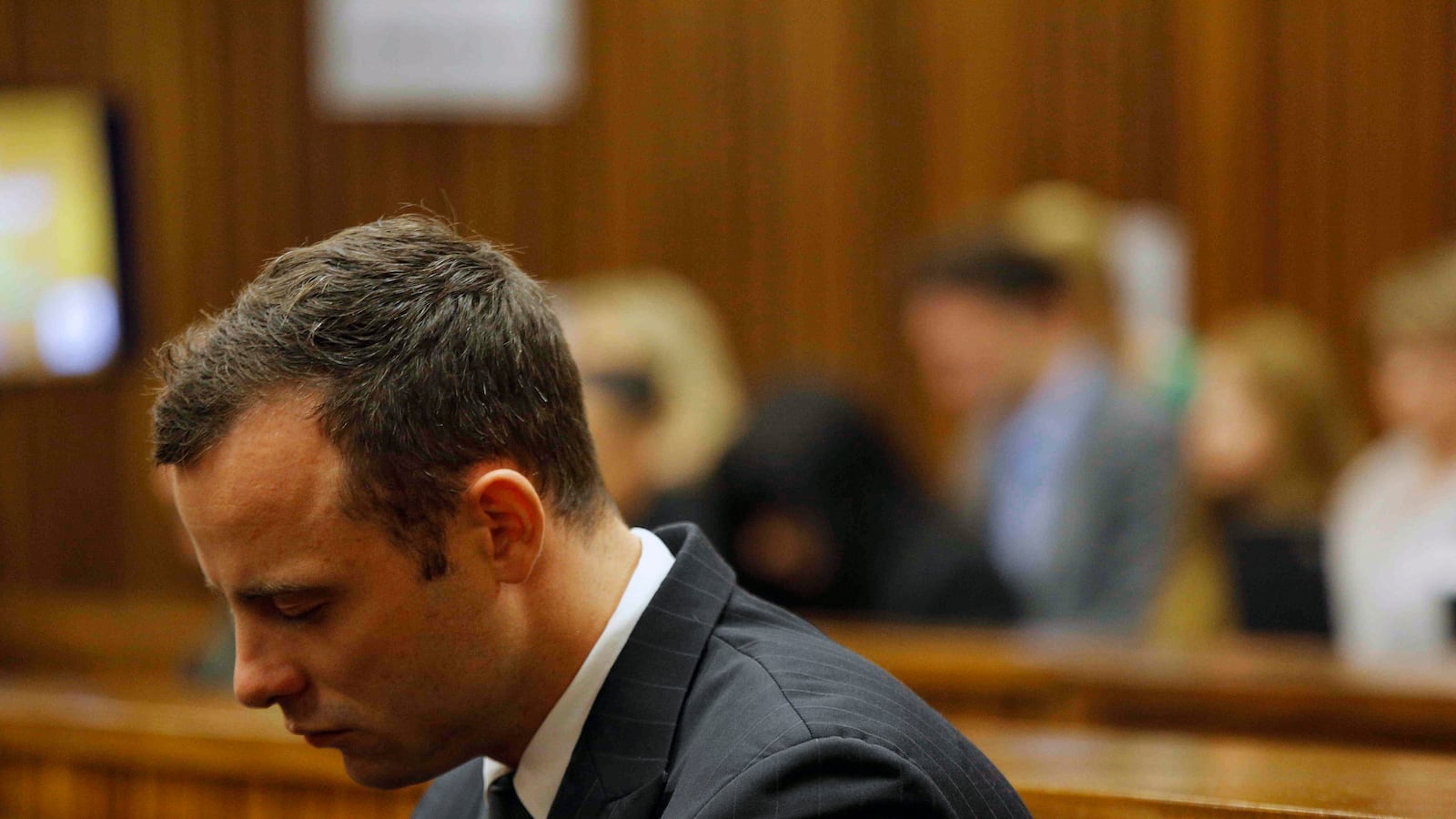 articles/2014/03/11/blacking-out-the-oscar-pistorius-media-circus/140311-berold-oscar-pistorius-tease_hljr5t