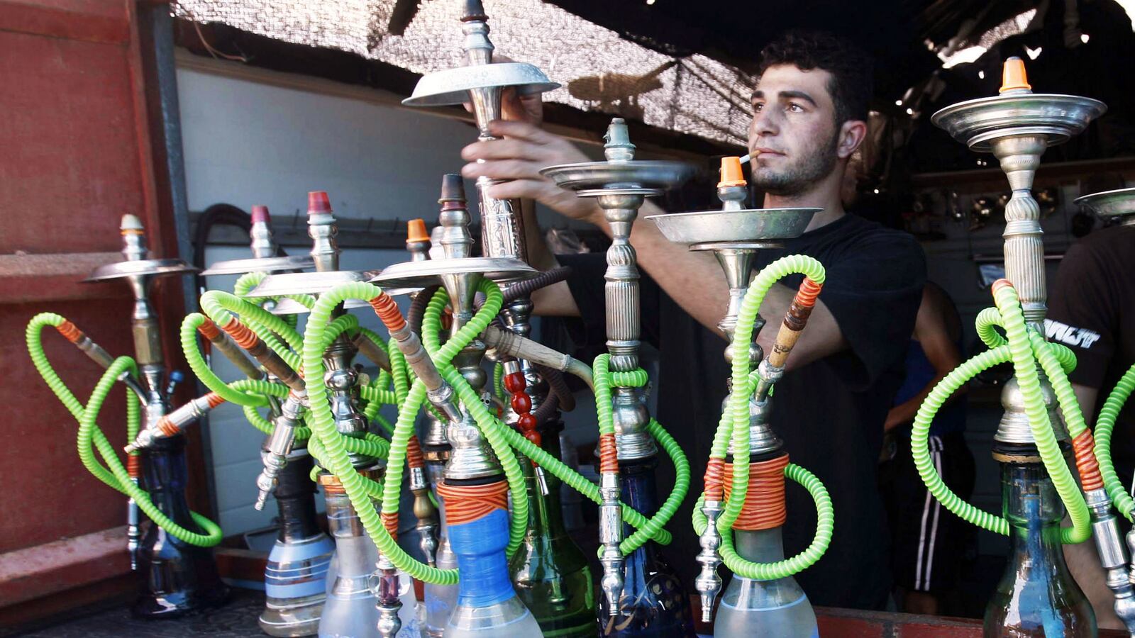 cheats/2014/07/07/hookah-on-the-rise-with-u-s-teens/140707-hookah-cheat_c3zww2