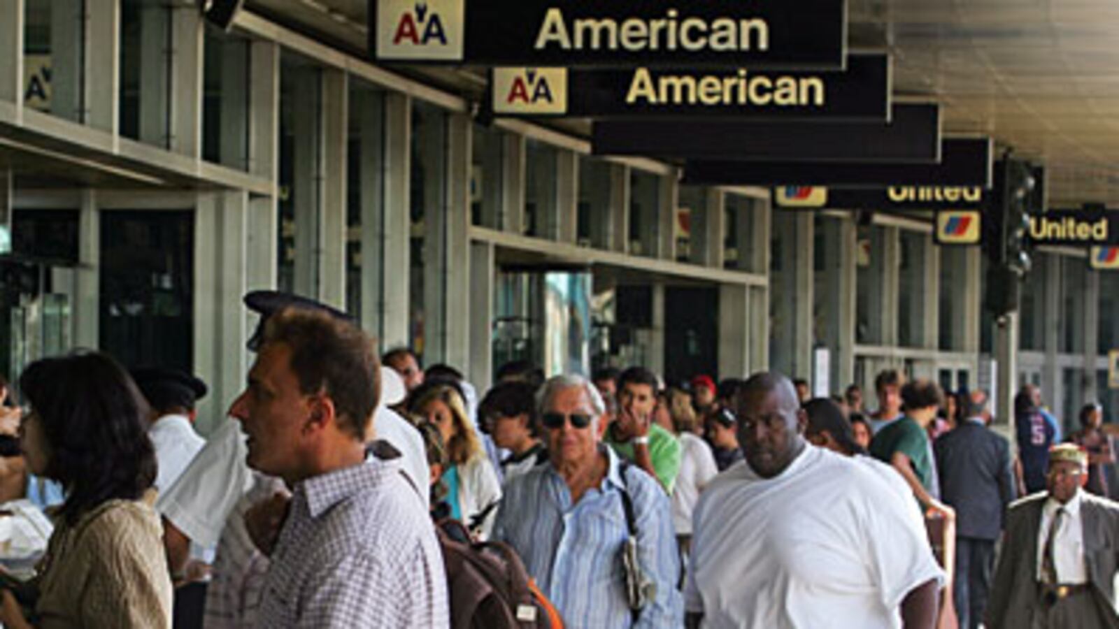 cheats/2009/08/01/bomb-scare-at-laguardia-airport/laguardia-airport_wuaclu