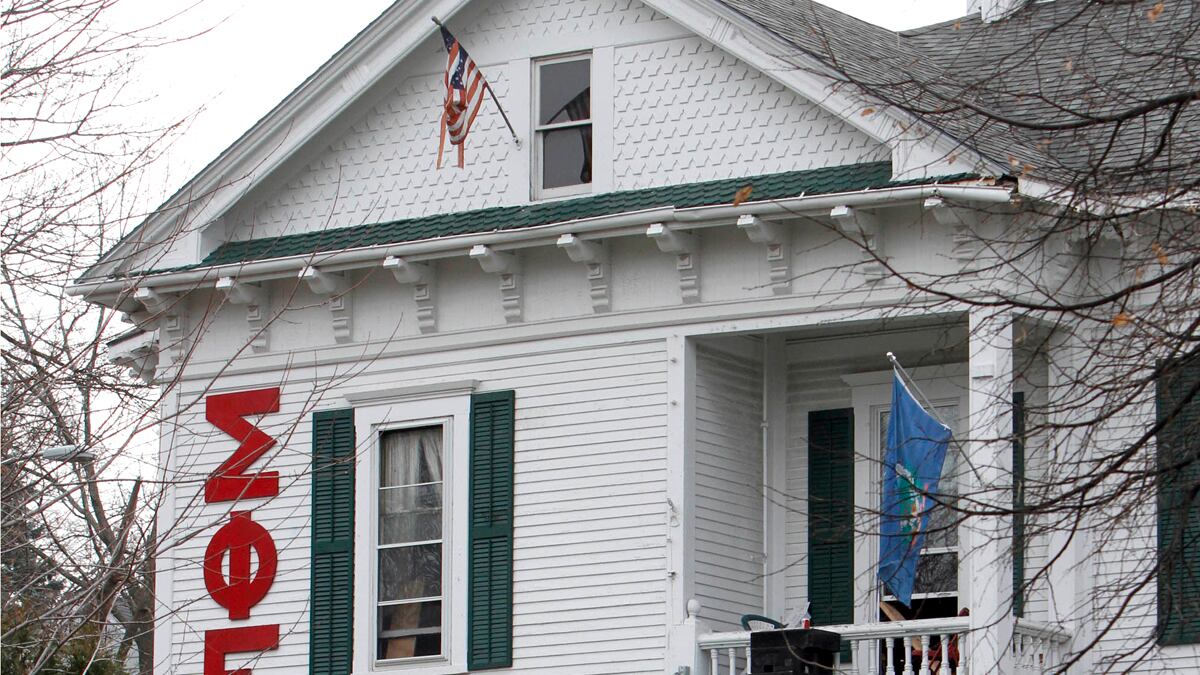 cheats/2011/12/14/frat-suspended-for-rape-survey/rape-fraternity-u-of-vermont-csjpg_omiasl