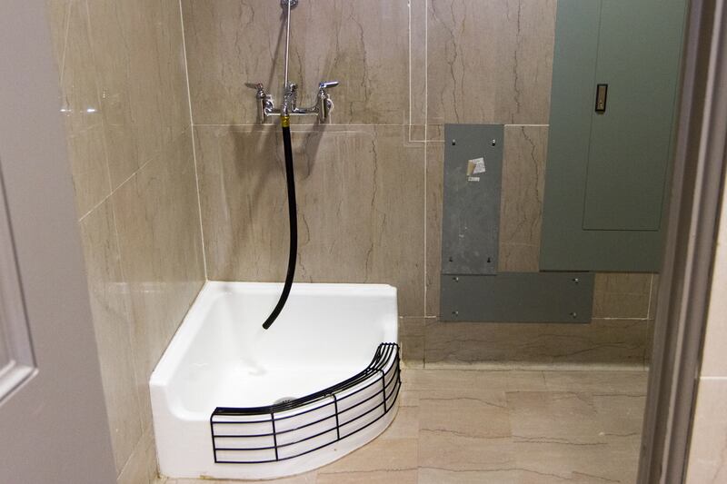 articles/2013/03/31/lawmakers-gone-wild-sinks-for-muslims-racial-rants-and-more/130330-Kerr-Dineen-Crazy-Legislation-tease_k89bcn