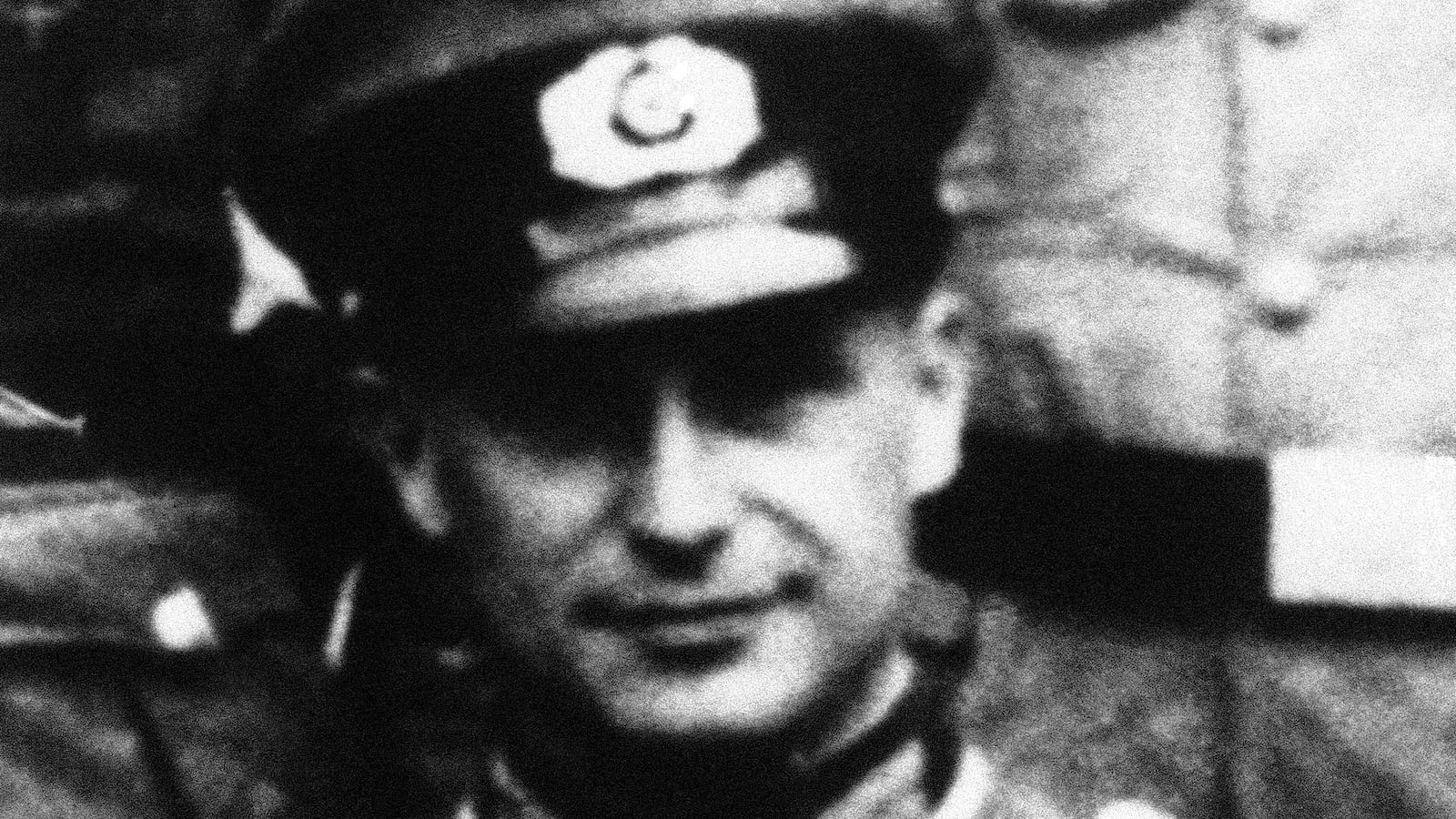 articles/2013/11/10/week-in-death-earl-browning-the-moral-spy/131108-week-death_pqgsvv