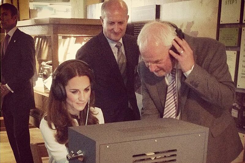 articles/2014/06/19/kate-middleton-s-code-breaking-granny-duchess-uncovers-wartime-secrets/140618-teeman-middleton-tease_huexma