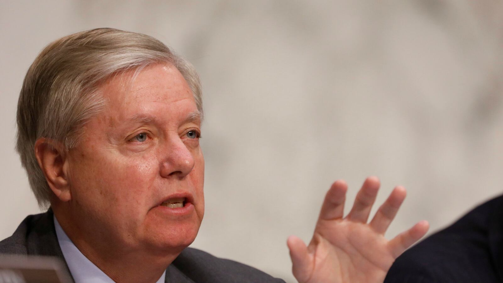 cheats/2017/05/09/graham-wants-probe-of-trump-russia-business-ties/170509-graham-trump-russia-cheat_vd75i5