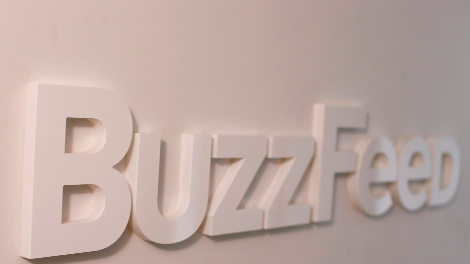 cheats/2017/03/29/report-buzzfeed-is-going-public-in-2018/170329-buzzfeed-public_h8anaa