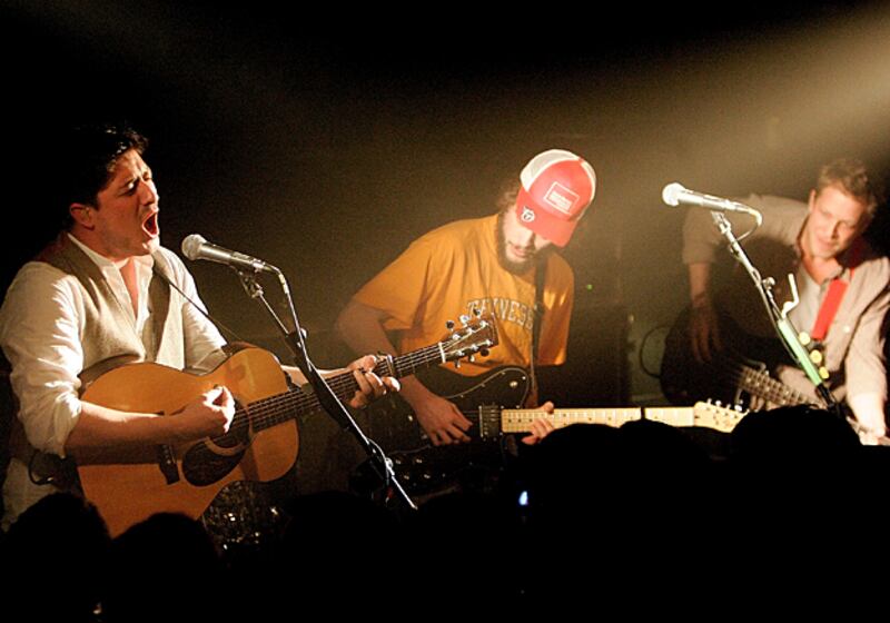 galleries/2011/04/12/coachella-2011-preview/coachella-2011-preview---mumford-sons_tca0eg