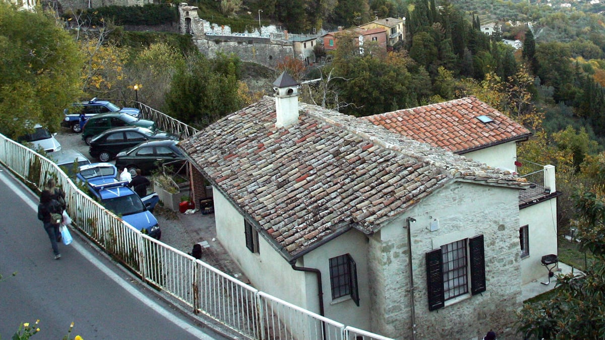 articles/2012/11/02/rome-study-abroad-student-stabbed-in-halloween-crime/nadeau-italy-attack-study-abroad-tease-embed_keiwxe