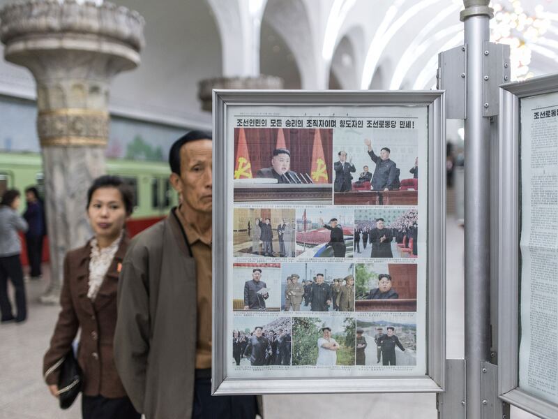 170811-north-korea-au-gal-4_fmxt2g