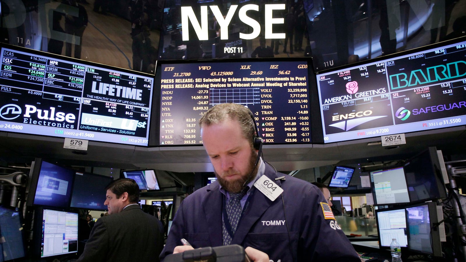 cheats/2013/03/05/dow-hits-record-high/130305-dow-high-intra-cheat_lha6pt