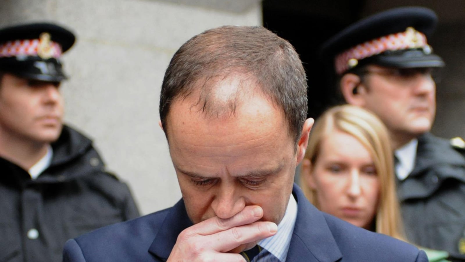 articles/2011/07/18/john-yates-resignation-u-k-loses-trust-in-police/yates-resignation-underhill_svwkjq