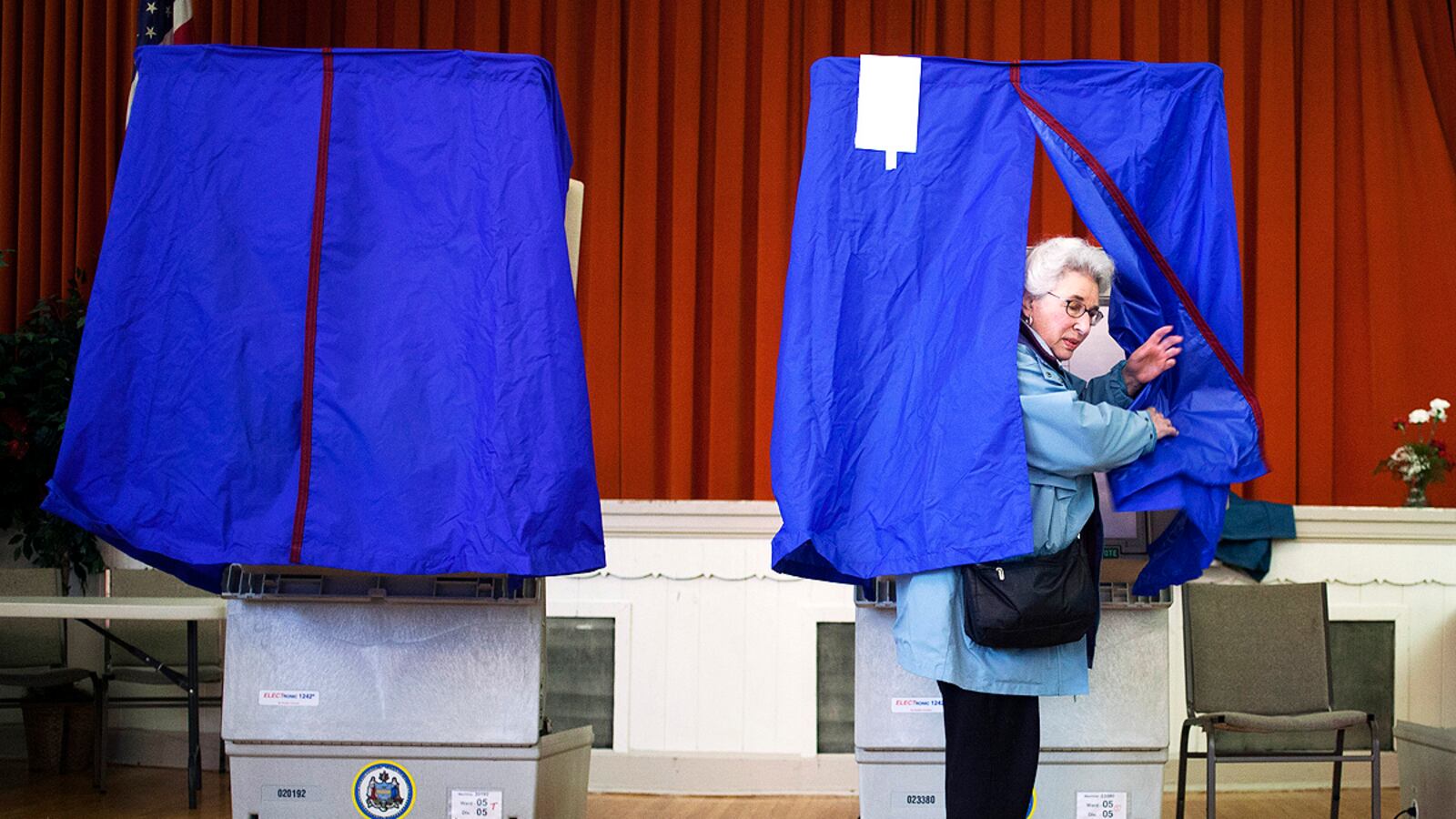 cheats/2012/08/25/poll-25-percent-of-voters-don-t-care/penn-white-voter-cheat_uahspv