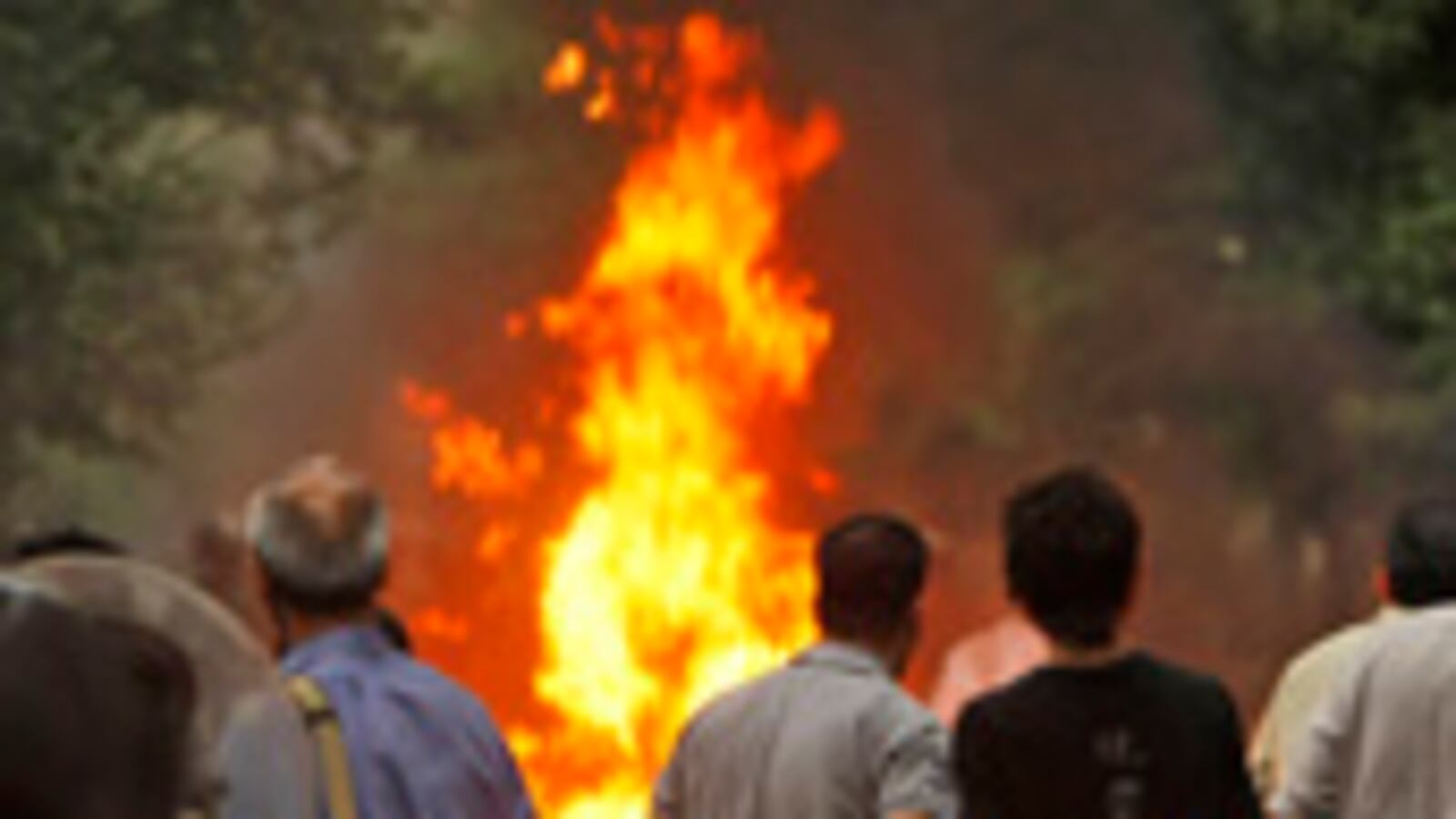 articles/2009/06/14/harrowing-tweets-from-iran/tweeting-iran-protests_31961_y1ql6z