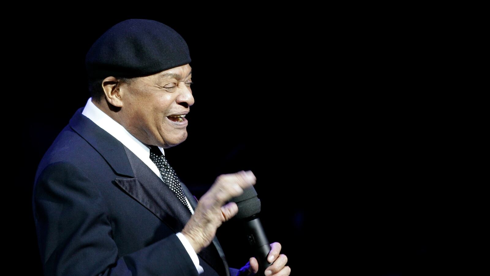 cheats/2017/02/12/jazz-singer-al-jarreau-dead-at-76/170212-al-jarreau-dead-cheat_kvlfks