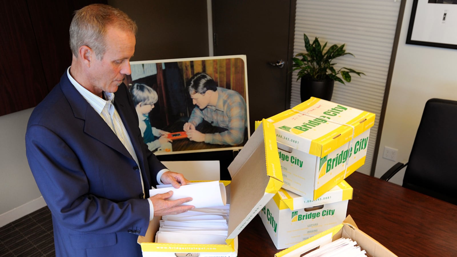 articles/2012/10/21/the-boy-scouts-perversion-files-detail-abuses-convictions-and-a-shocking-cover-up/boy-scouts-abuse-ross_juxpsk