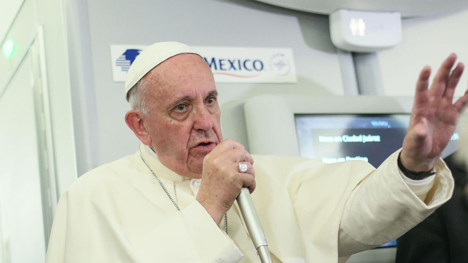 articles/2016/02/20/what-pope-francis-really-said-about-trump-not-being-christian/160220-nadeau-pope-trump-tease_gvt9fx