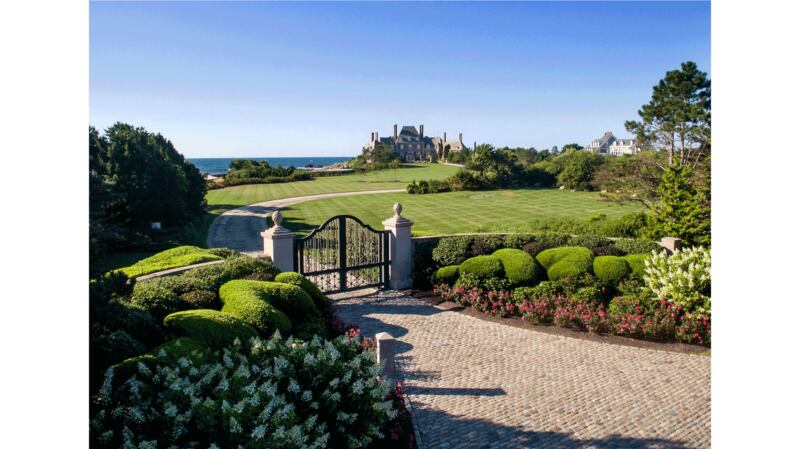 171104-mcnearney-omg-i-want-this-house-05_vkjozm