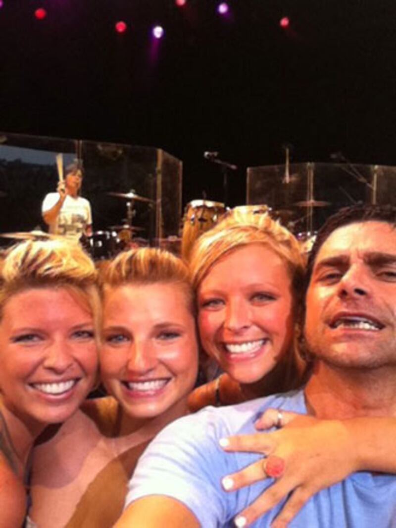 galleries/2010/07/28/best-celebrity-twit-pics/twitpi728---stamos_mj5brb