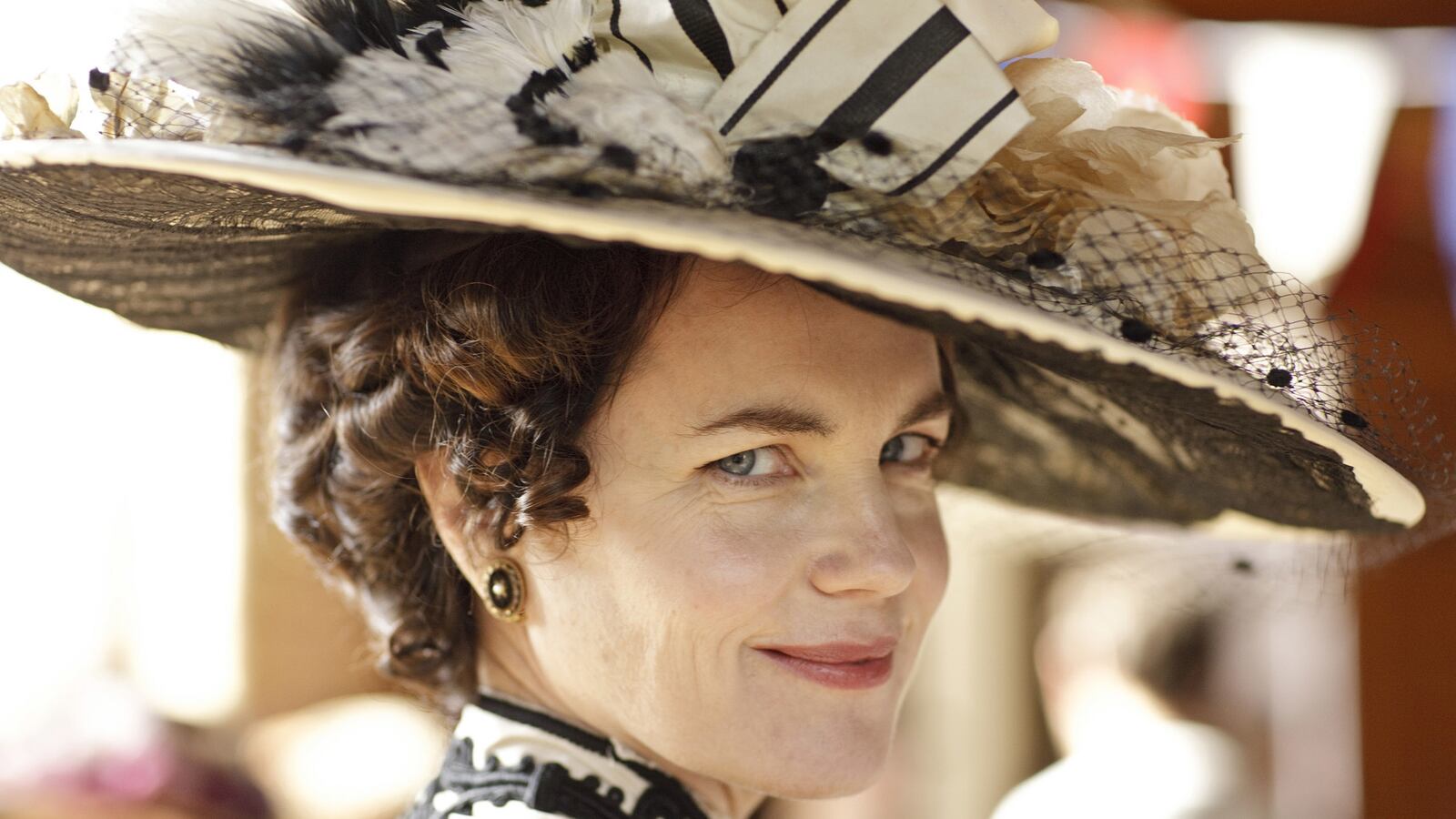 articles/2014/12/31/the-real-life-downton-millionairesses-who-changed-britain/141230-teeman-downton-tease_g6rtae