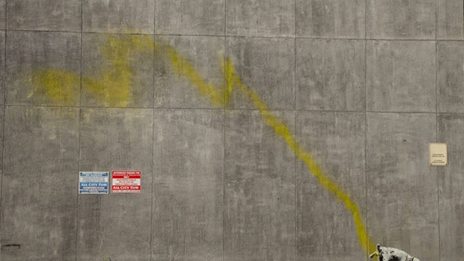 galleries/2011/02/18/banksy-takes-los-angeles/banksy-in-la-2_h0xy7s