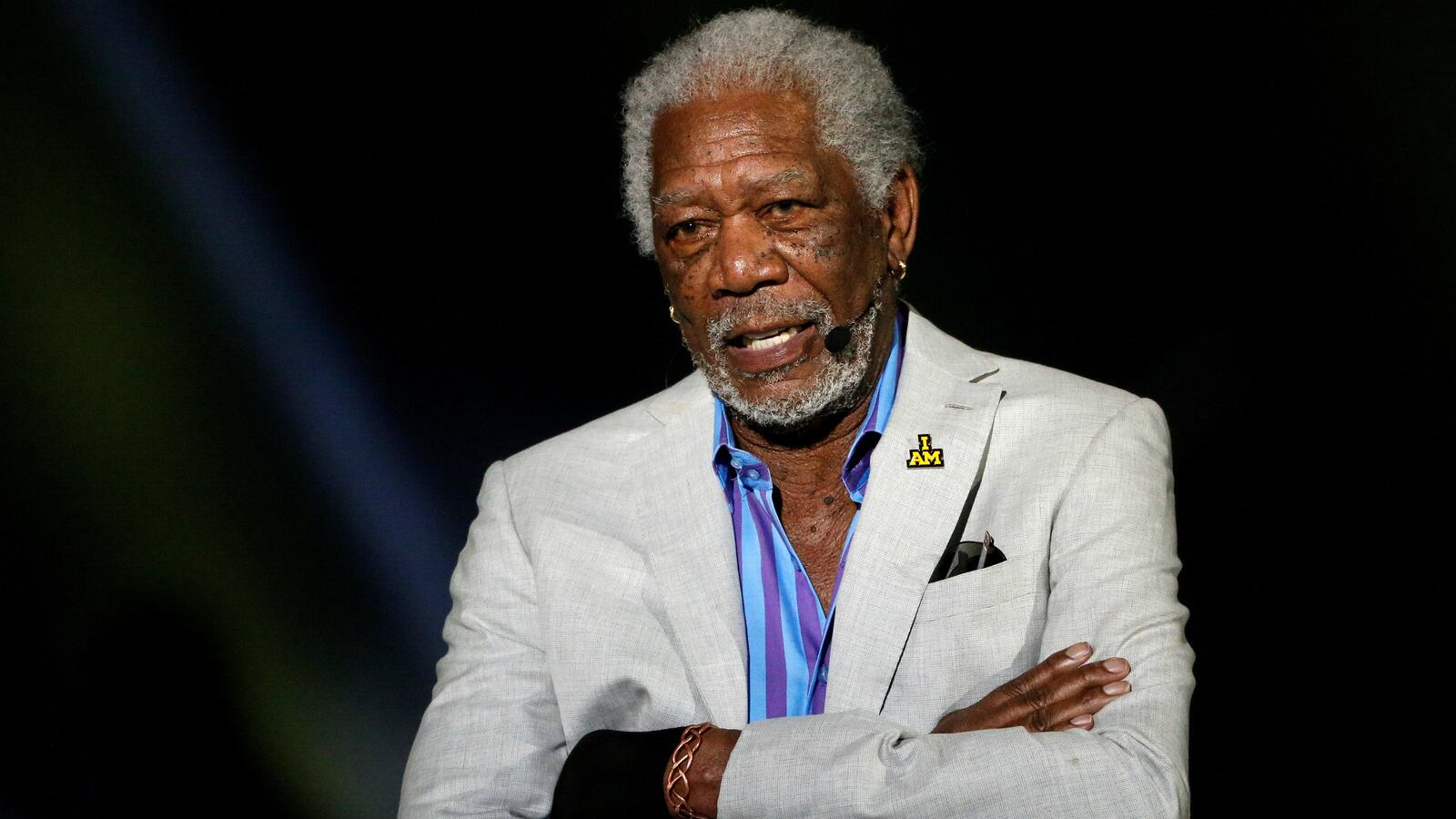 180526-morgan-freeman-defiant-apology-cheat_biodwu