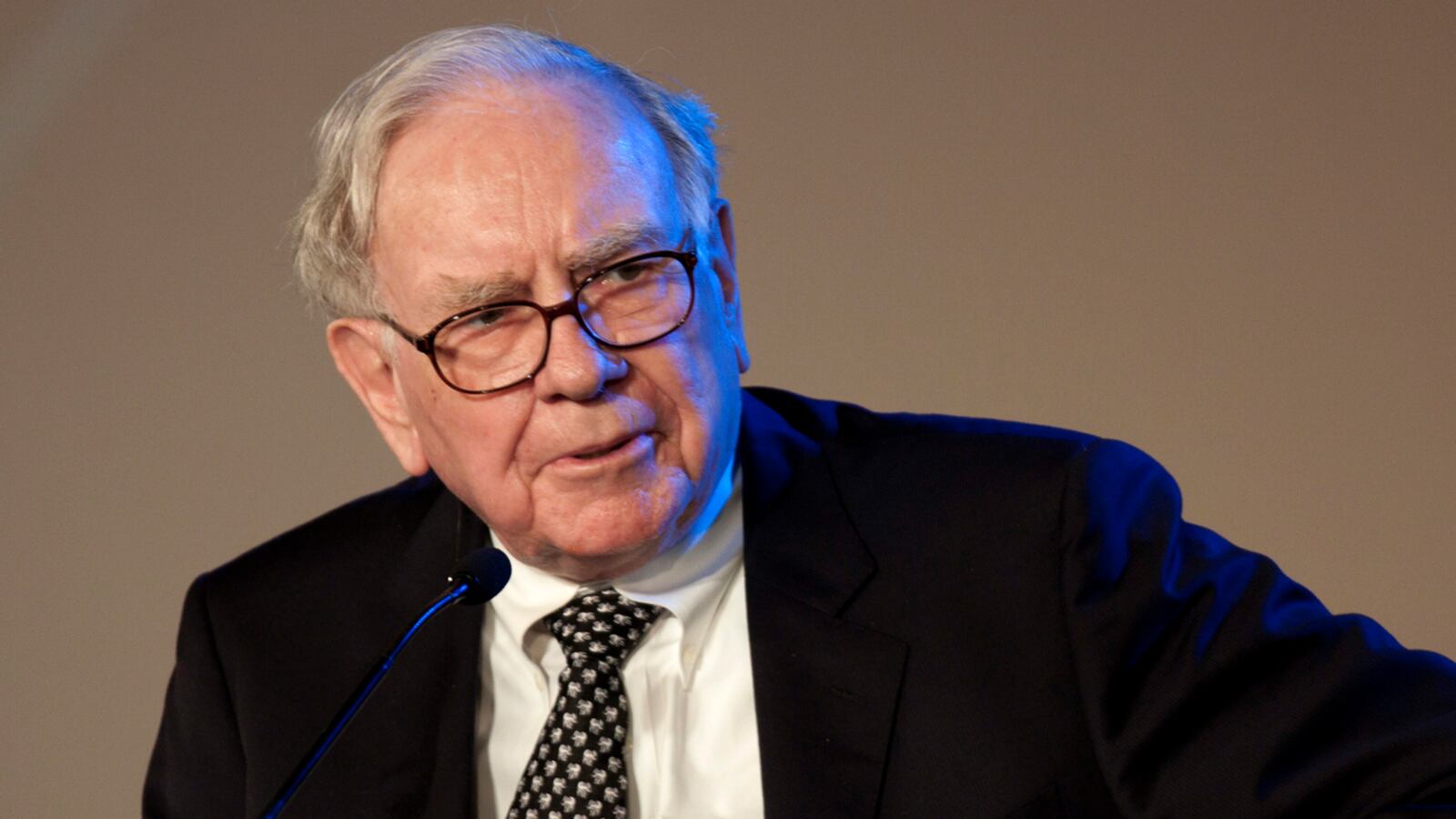 cheats/2012/02/25/buffett-berkshire-successor-lined-up/warren-buffet-cheat_ljmv65