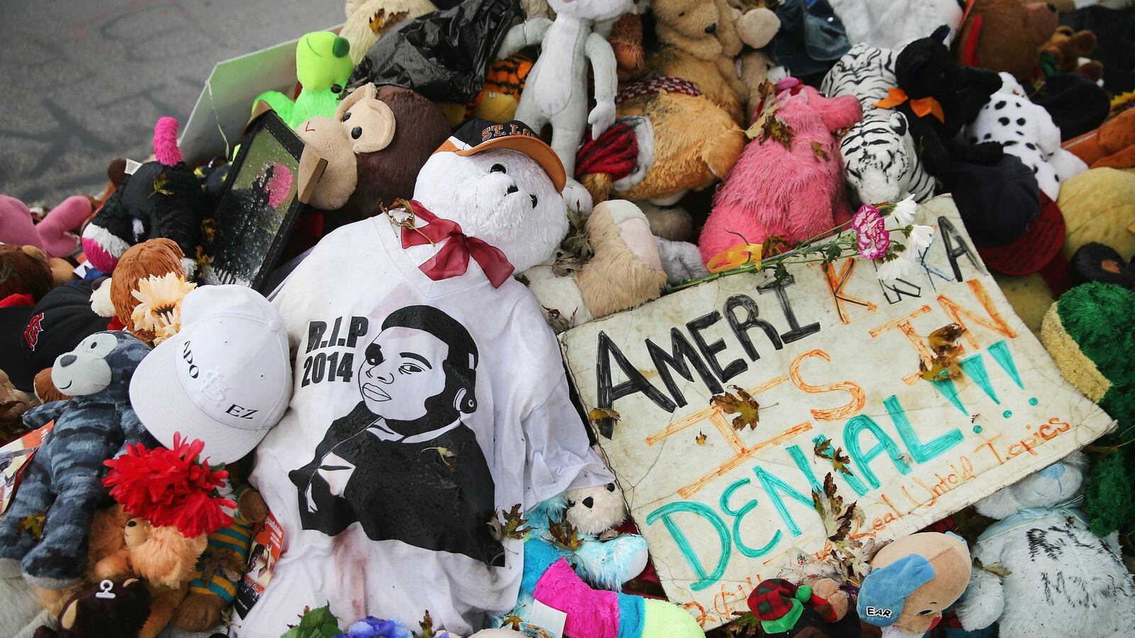 cheats/2014/10/10/blacks-21-times-more-likely-shot-by-police/141010-cops-kill-blacks-cheat_v5ufup