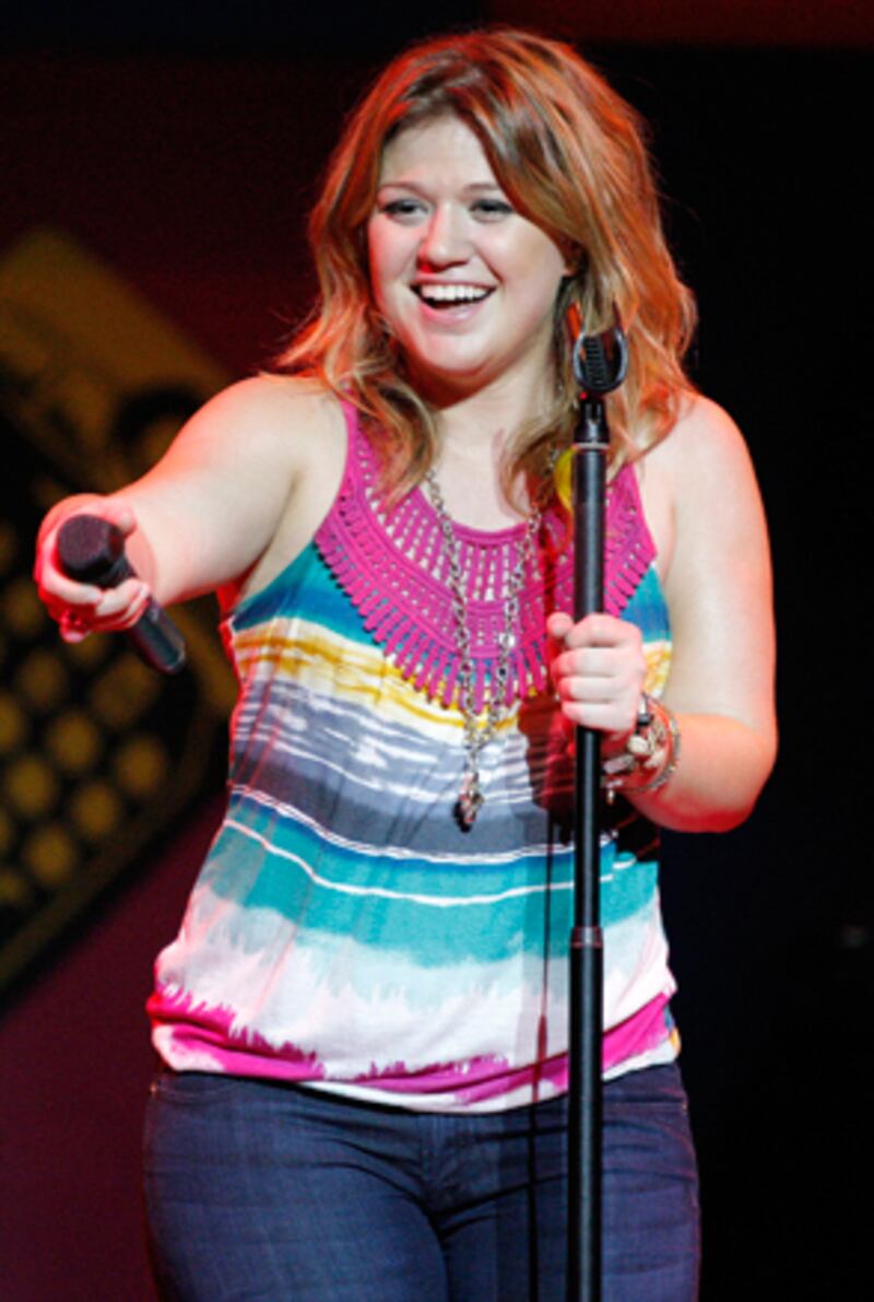 galleries/2009/05/19/fat-wars/fat-wars---kelly-clarkson_mbigwc