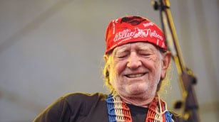 cheats/2011/03/29/willie-nelson-could-sing-his-way-out-of-pot-bust-1/celewho-smoke-pot---willie-nelson_dhsswp