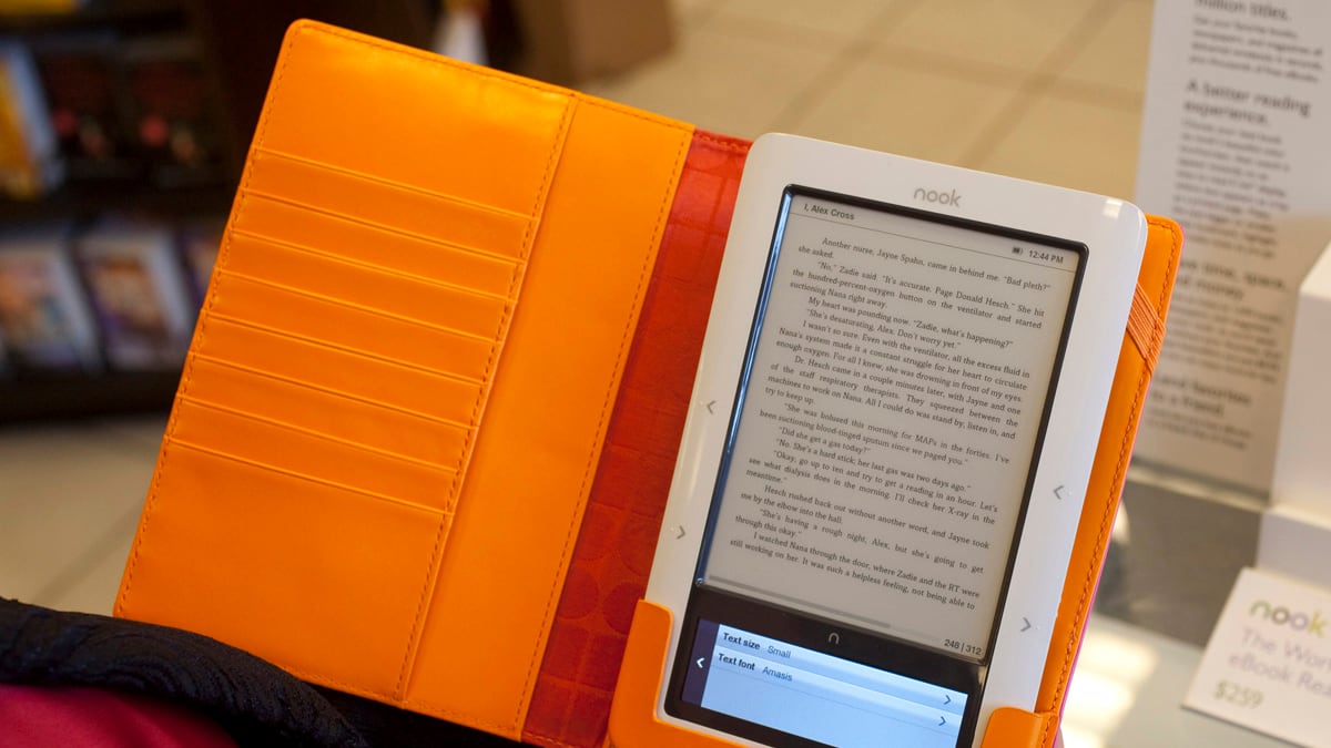 cheats/2013/08/06/libraries-publishers-clash-over-ebooks/ereader-boom-jones_n9eor7