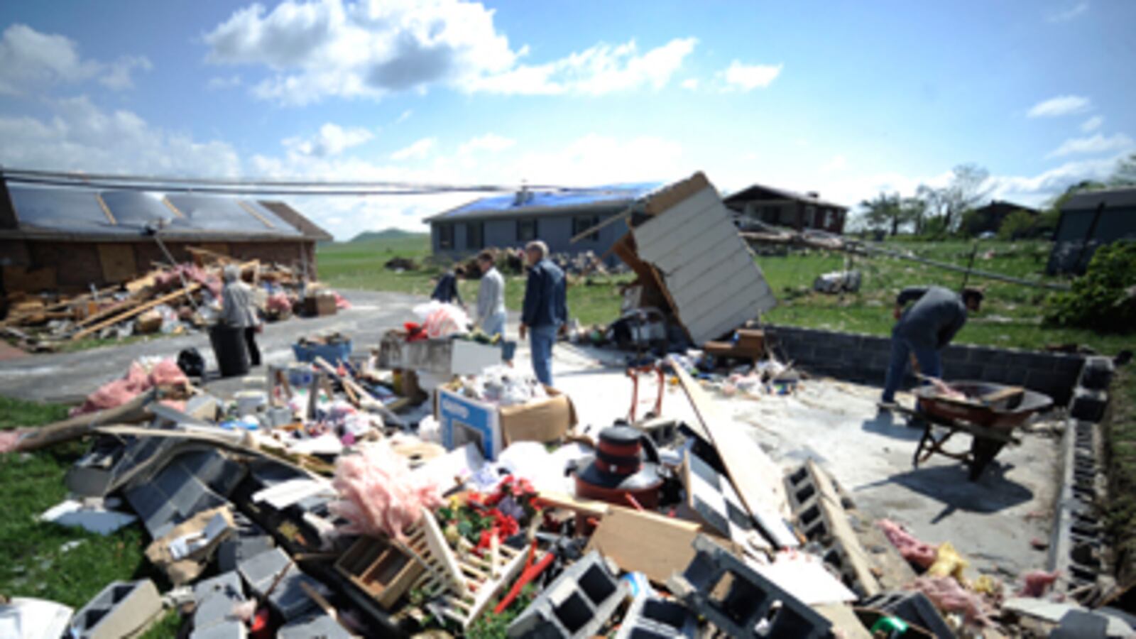 cheats/2011/05/01/officials-weigh-housing-options-for-tornado-victims/tornado-death-toll_zimxm5