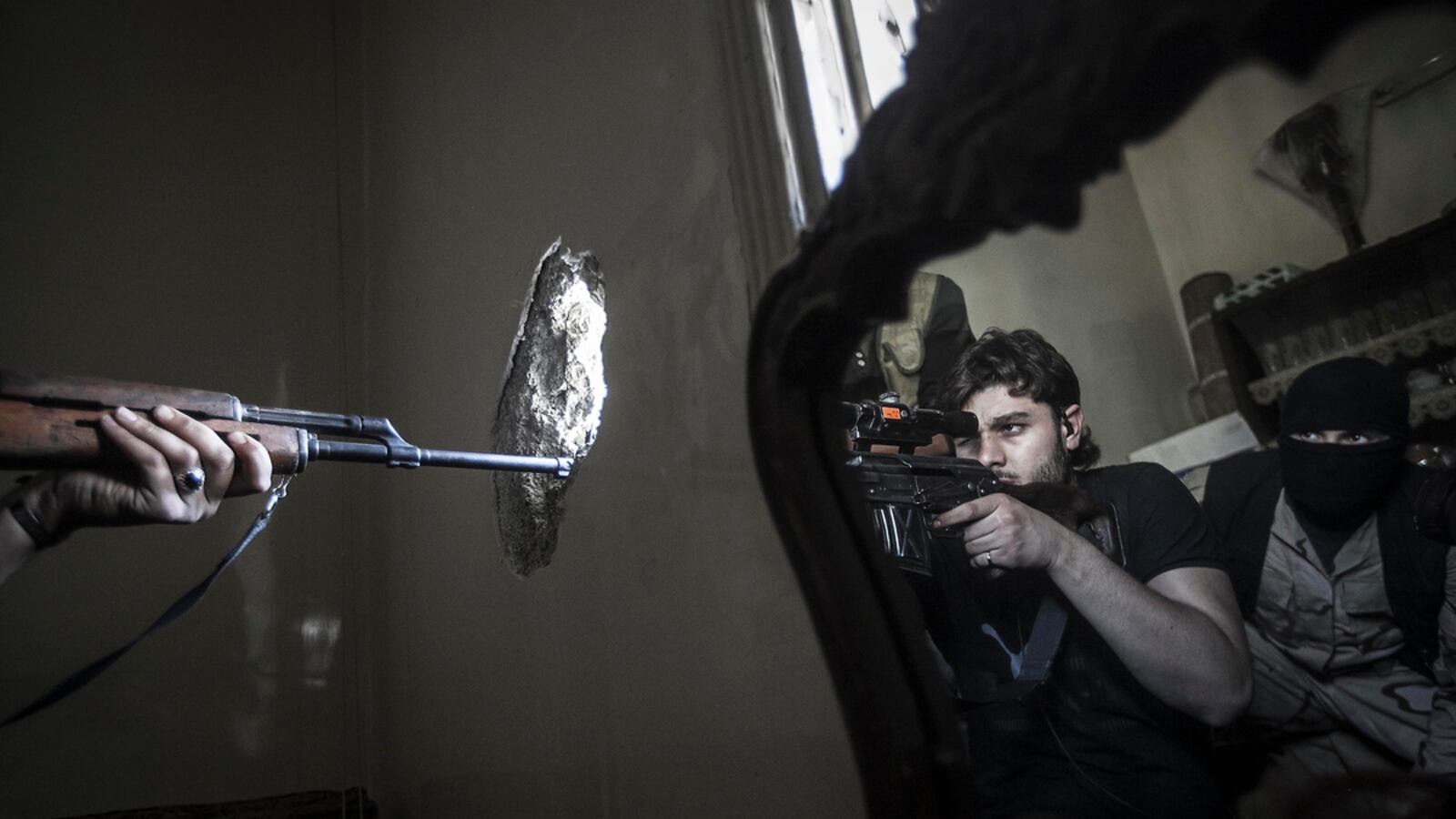cheats/2012/11/02/amnesty-condemns-syrian-rebels/syria-war-crimes-rebels-cheat_kjps6i
