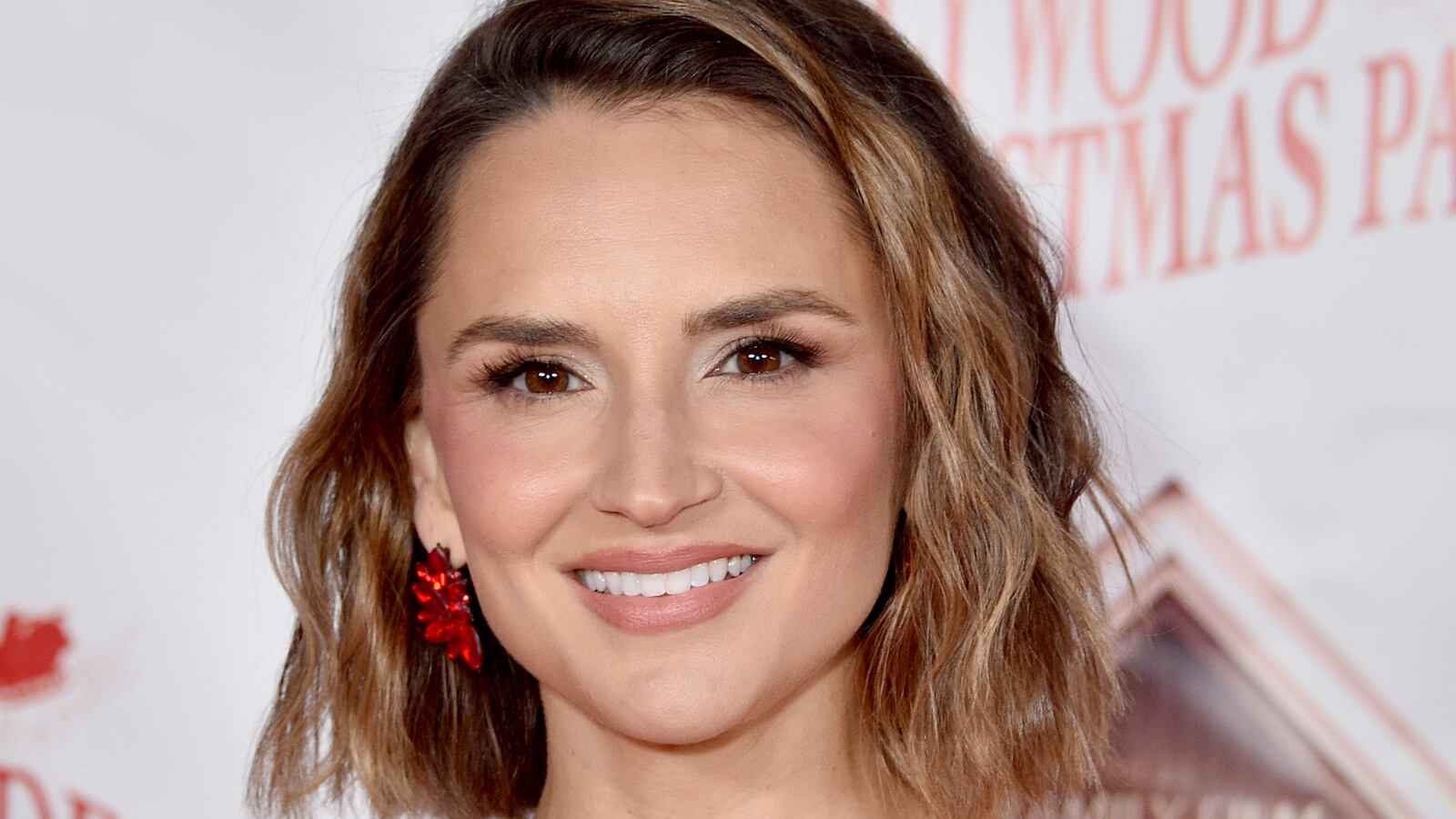 Rachael Leigh Cook.