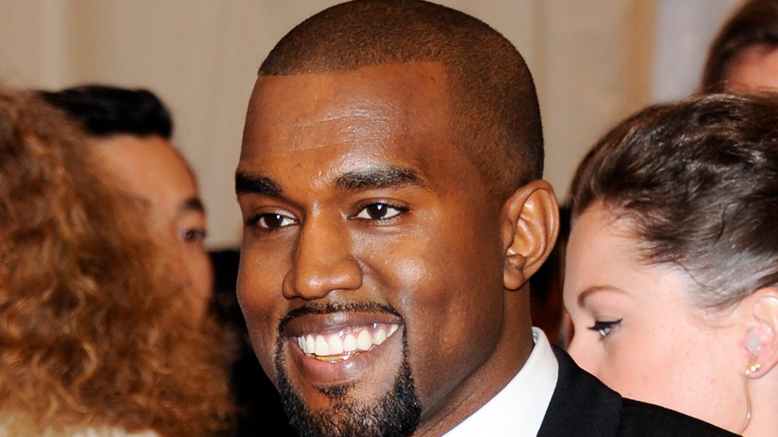 cheats/2013/05/19/kanye-west-debuts-two-new-songs/130519-kanye-debuts-songs-snl-cheat_wuhrlb