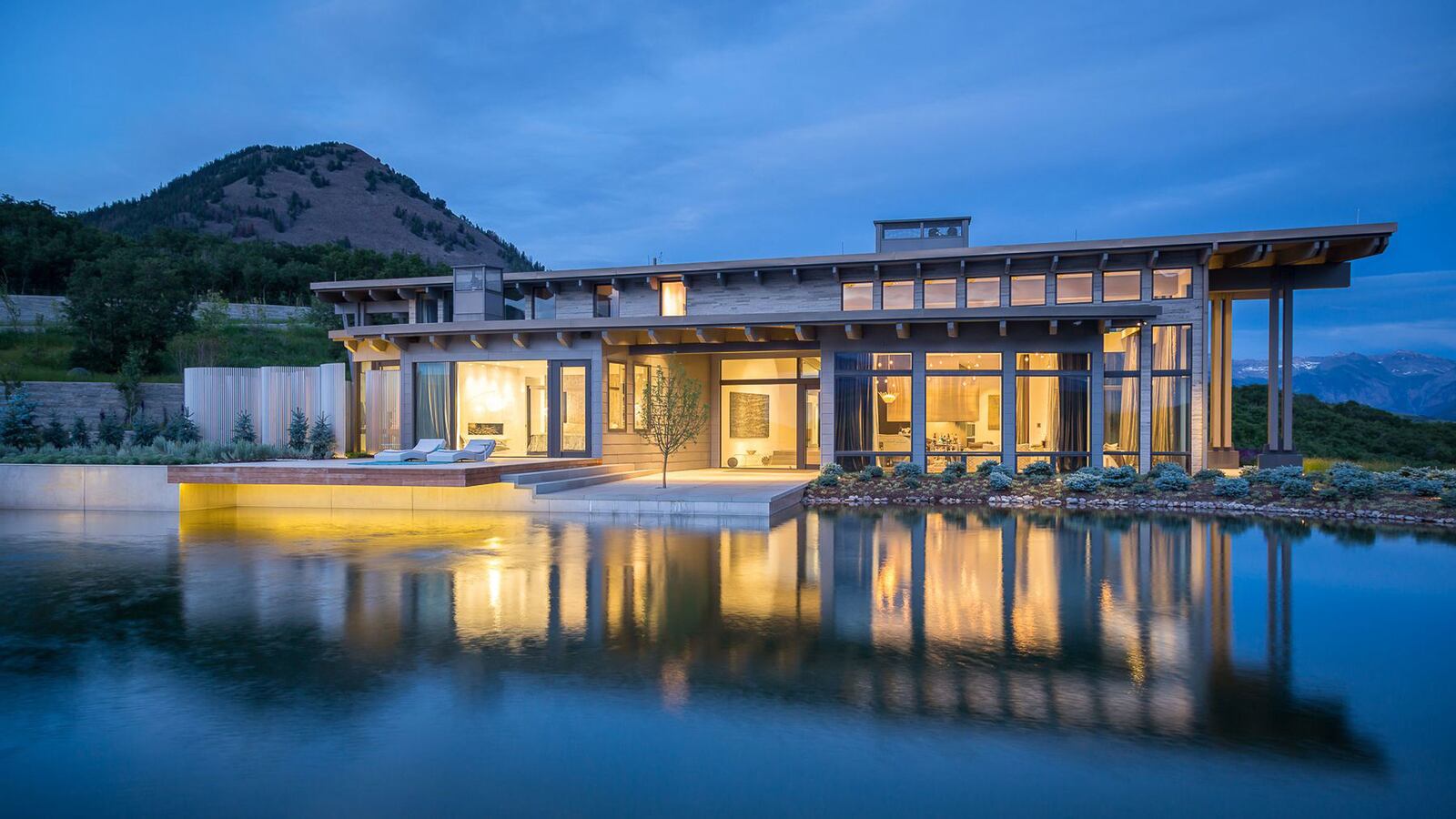 171223-mcnearney-omg-i-want-this-house-telluride-hero_zkuixj