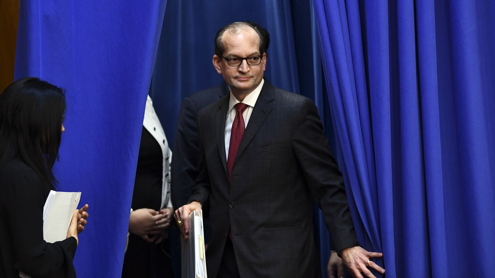 190712-acosta-out-tease_ajjlnu