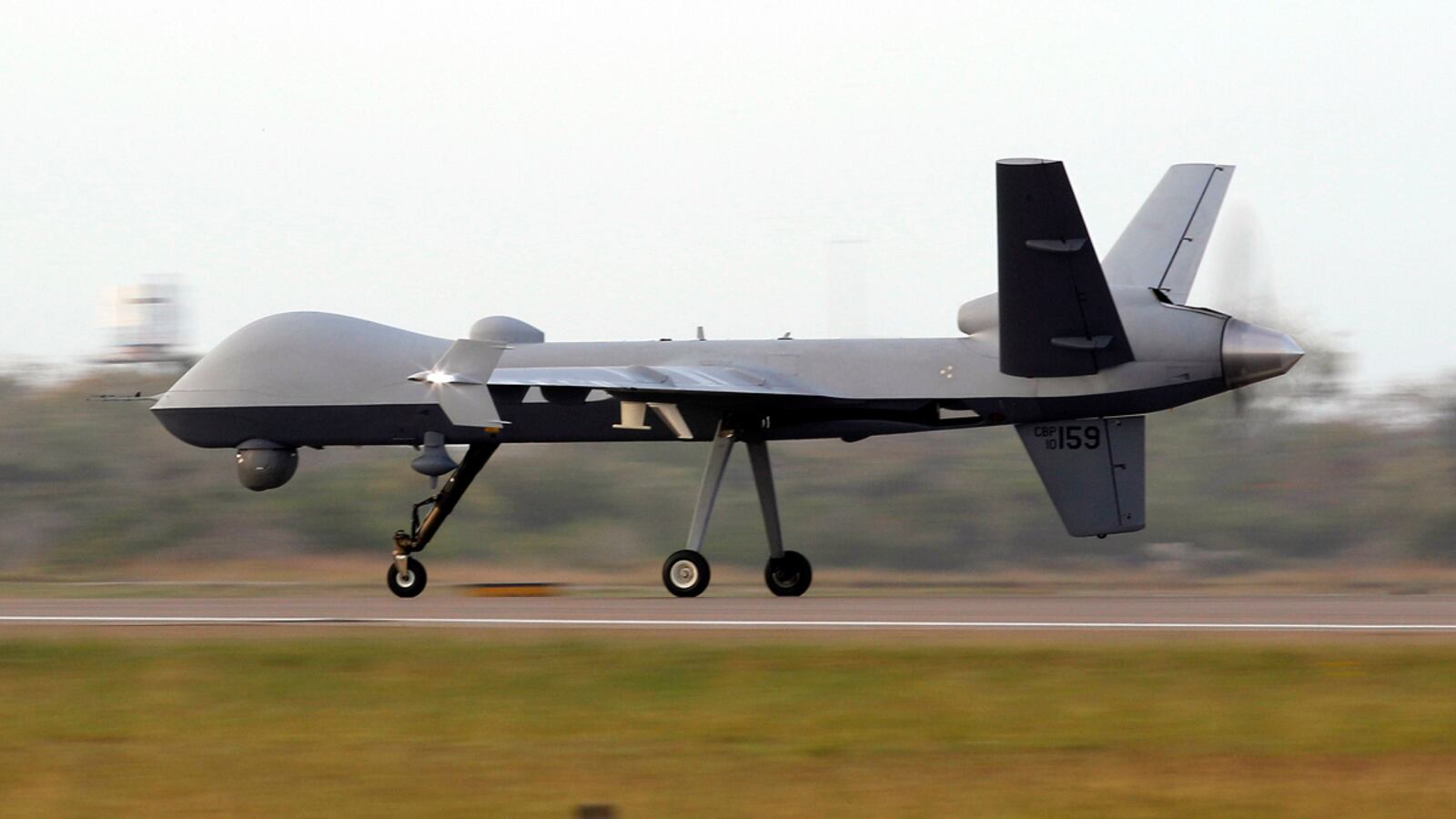 articles/2012/06/12/jobs-for-extra-drones-twitter-responds/drones-twitter-schlinkert_rzygta